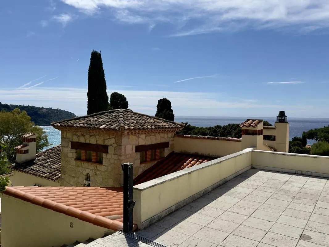 Roof terrace and sea view